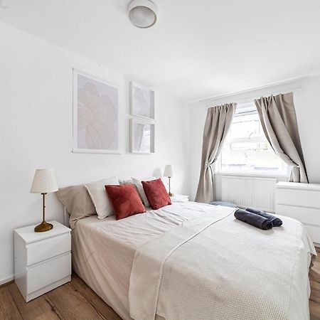 Arte Stays - 3-Bedroom Bright House London, Haggerston, Garden, Parking, 8 Min Walk To Haggerston Station, Weekly Or Monthly Stays, Serviced Accommodation - 7 Guests Εξωτερικό φωτογραφία