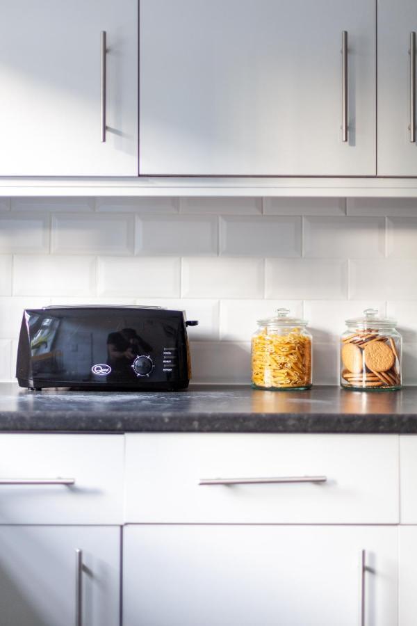 Arte Stays - 3-Bedroom Bright House London, Haggerston, Garden, Parking, 8 Min Walk To Haggerston Station, Weekly Or Monthly Stays, Serviced Accommodation - 7 Guests Εξωτερικό φωτογραφία