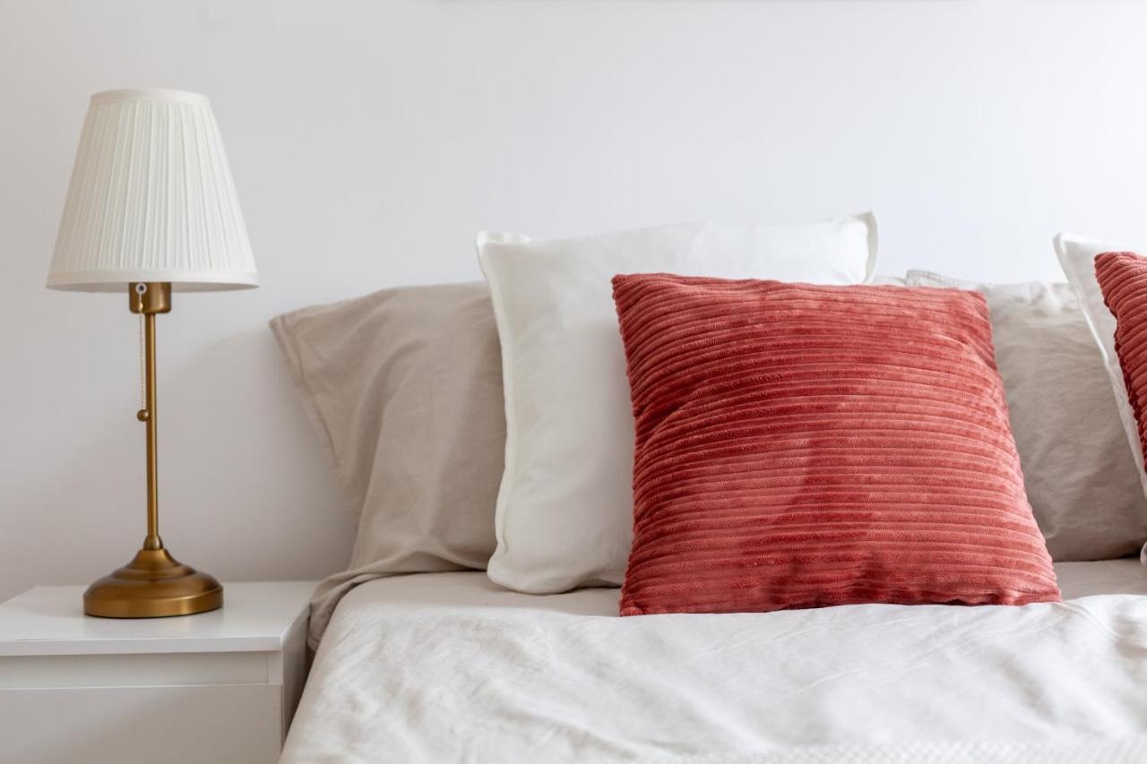 Arte Stays - 3-Bedroom Bright House London, Haggerston, Garden, Parking, 8 Min Walk To Haggerston Station, Weekly Or Monthly Stays, Serviced Accommodation - 7 Guests Εξωτερικό φωτογραφία